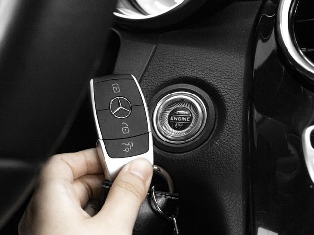 Mercedes-Benz/賓士 C200  第6張相片