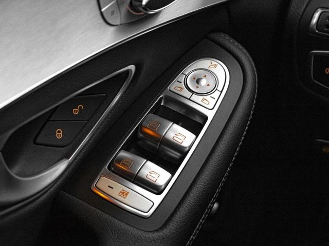 Mercedes-Benz/賓士 C200  第15張相片