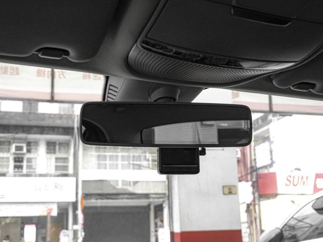 Mercedes-Benz/賓士 C200  第16張相片