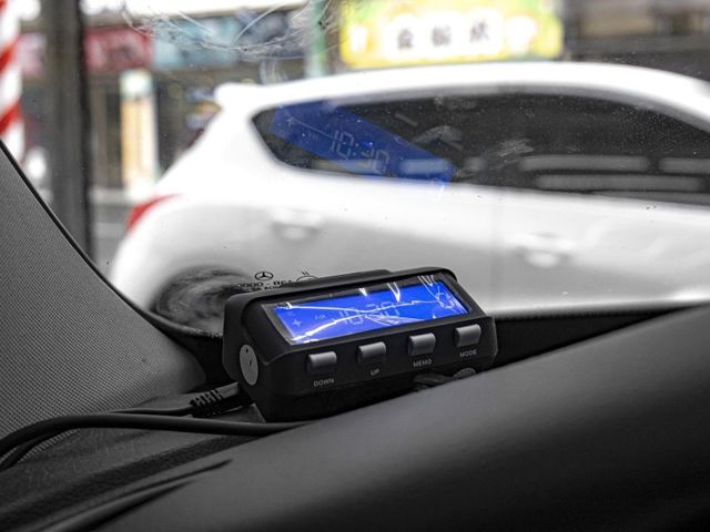 Mercedes-Benz/賓士 C200  第18張相片