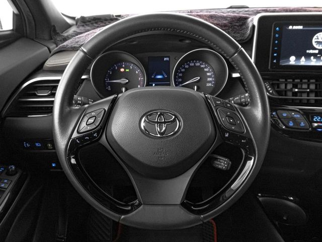 Toyota C-HR  第5張相片