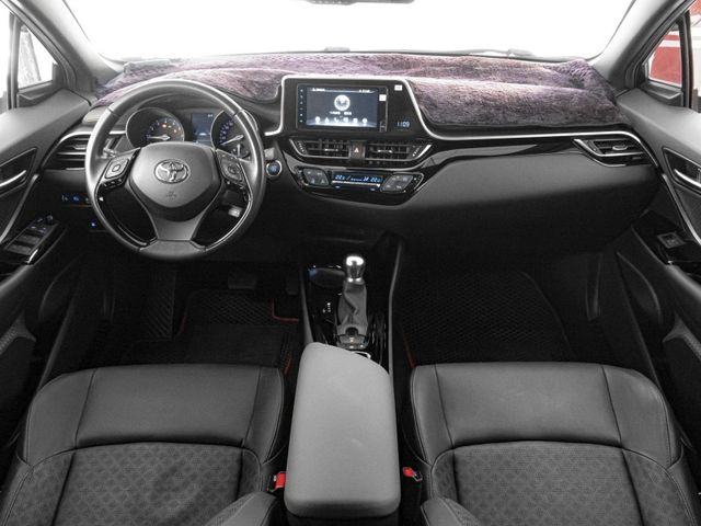 Toyota C-HR  第7張相片