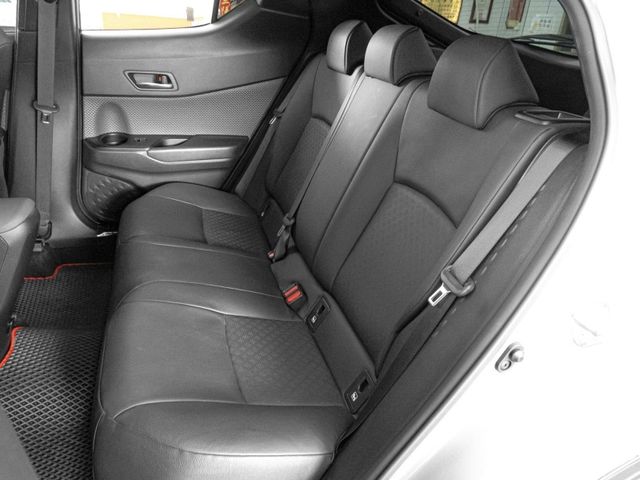 Toyota C-HR  第9張相片