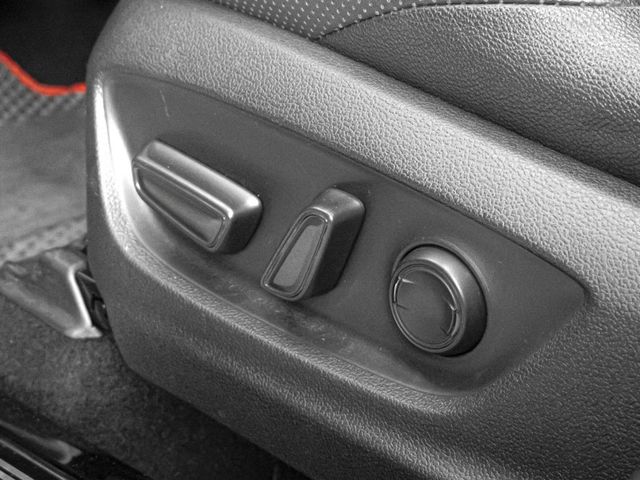 Toyota C-HR  第16張相片