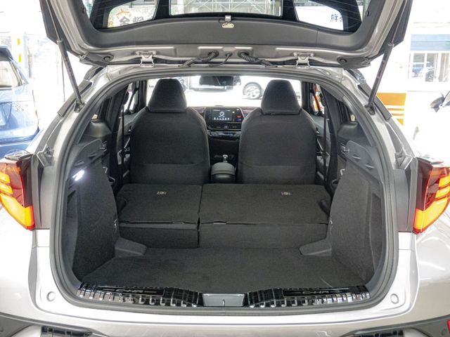 Toyota C-HR  第21張相片