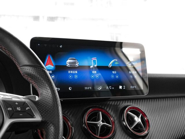 Mercedes-Benz/賓士 A-CLASS  第14張相片