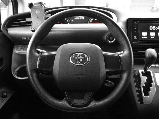 Toyota SIENTA  第8張相片