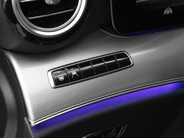 Mercedes-Benz/賓士 E-CLASS  第17張相片