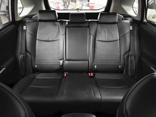 Toyota RAV4  第13張相片