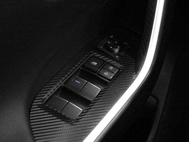 Toyota RAV4  第17張相片