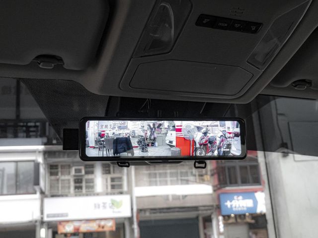 Toyota RAV4  第20張相片