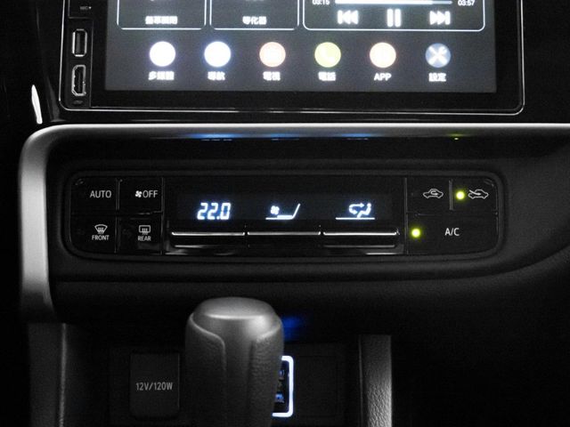 Toyota ALTIS  第17張相片