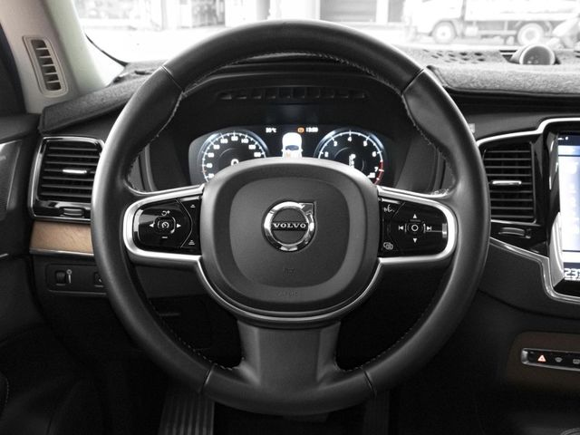 Volvo XC90  第8張相片