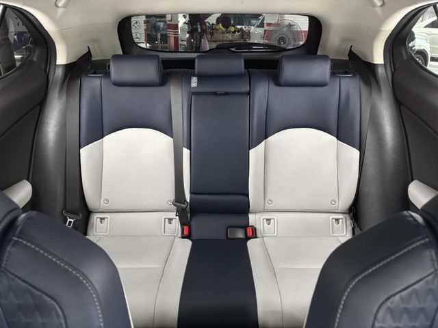 Lexus UX  第13張相片