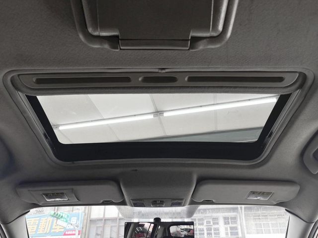 七人座！2011年 MAZDA馬自達 MAZDA5 黑 2.0／天窗.電動椅.倒車雷達.後座出風口  第14張相片