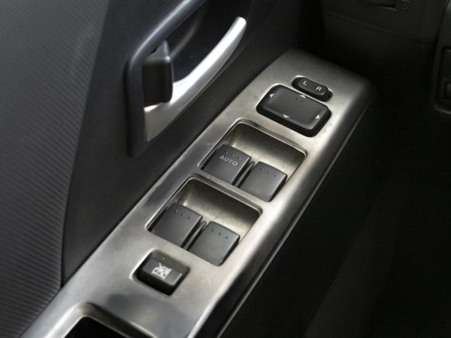 七人座！2011年 MAZDA馬自達 MAZDA5 黑 2.0／天窗.電動椅.倒車雷達.後座出風口  第17張相片