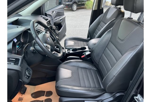 Ford KUGA  第7張相片