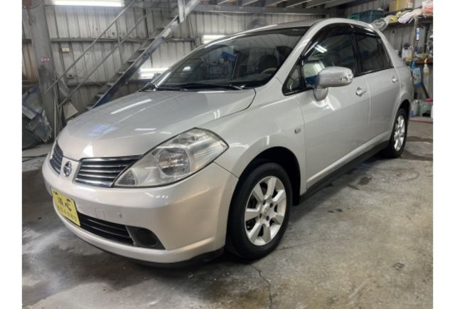 Nissan TIIDA  第1張相片