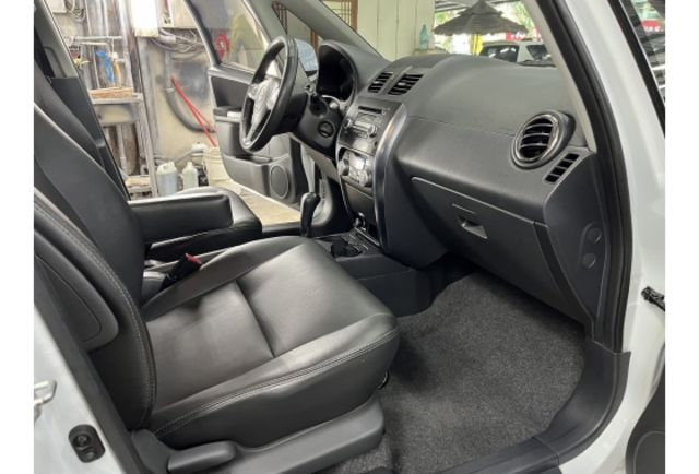 Suzuki SX4  第8張相片