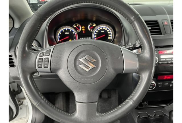 Suzuki SX4  第9張相片