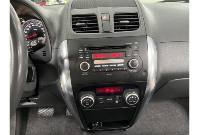 Suzuki SX4  第10張相片