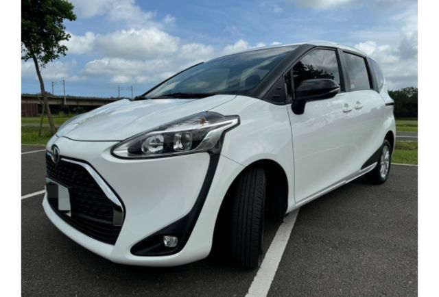 Toyota SIENTA  第1張相片