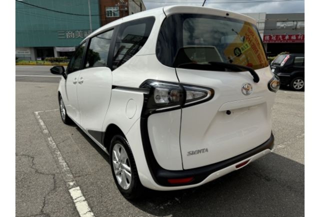 Toyota SIENTA  第2張相片