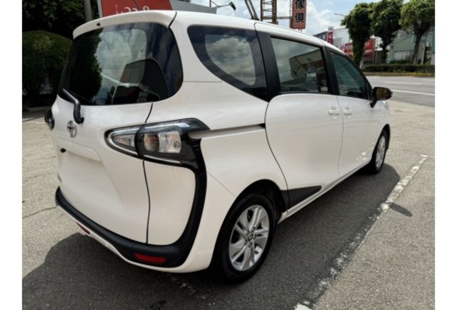 Toyota SIENTA  第3張相片