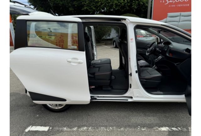Toyota SIENTA  第5張相片