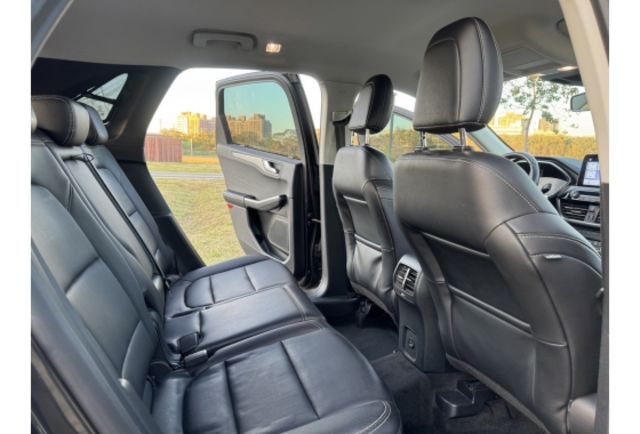 Ford KUGA  第14張相片