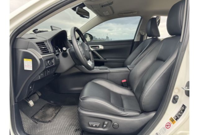 Lexus CT200h  第9張相片