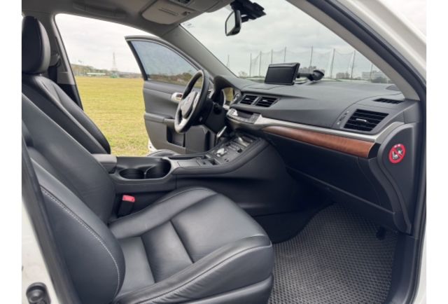 Lexus CT200h  第14張相片
