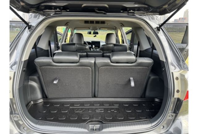 Toyota WISH  第7張相片