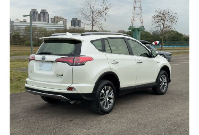 Toyota RAV4  第4張相片