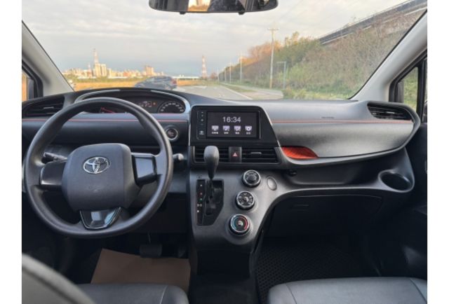 Toyota SIENTA  第10張相片
