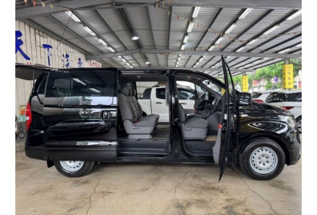 Hyundai STAREX  第3張相片