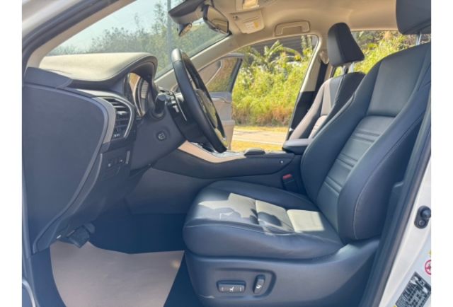 Lexus NX200  第7張相片
