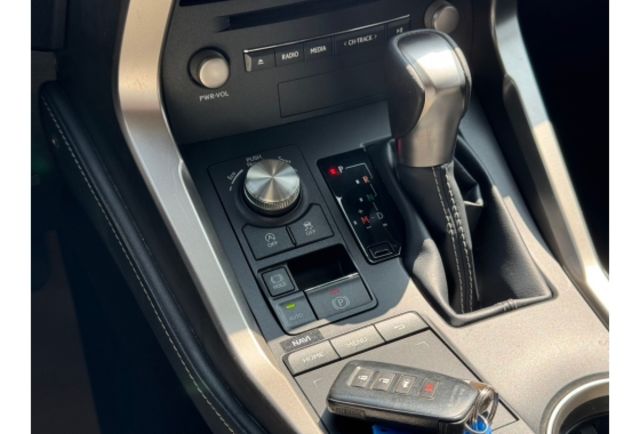 Lexus NX200  第12張相片