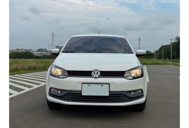 Volkswagen POLO  第2張相片