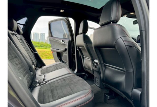 Ford KUGA  第13張相片