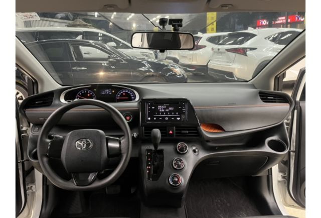 Toyota SIENTA  第8張相片
