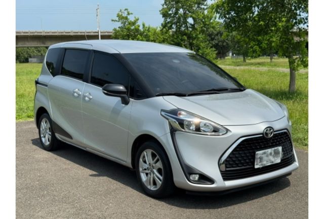 Toyota SIENTA  第1張相片