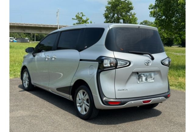 Toyota SIENTA  第3張相片