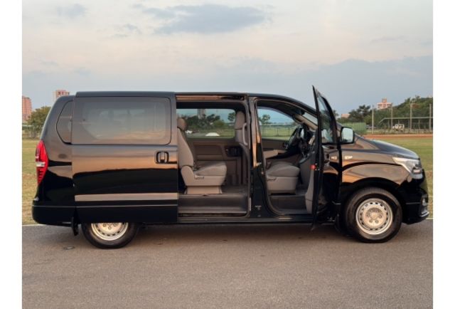 Hyundai STAREX  第3張相片