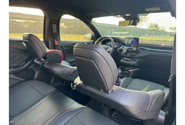 Ford FOCUS  第7張相片