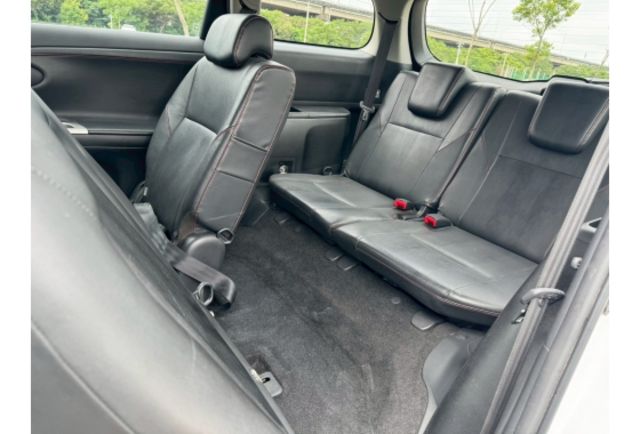 Toyota WISH  第12張相片