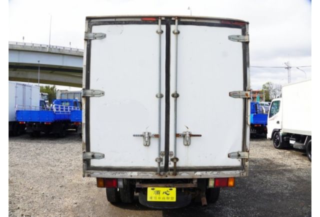 2010年 ISUZU五十鈴 廂式 11尺半 車況佳  第4張相片