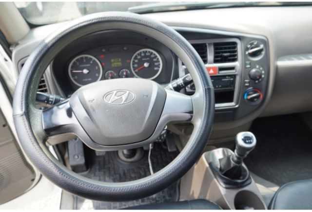 2015年 Hyundai 現代 小霸王 框式 2.5 升降尾門 車況佳  第6張相片
