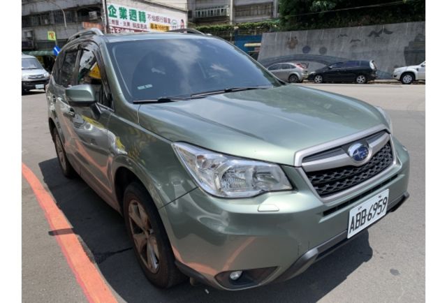 2013年 SUBARU FORESTER 森林人 有四輪驅動，後車箱空間非常大，非常適合喜愛露營的朋友  第1張相片