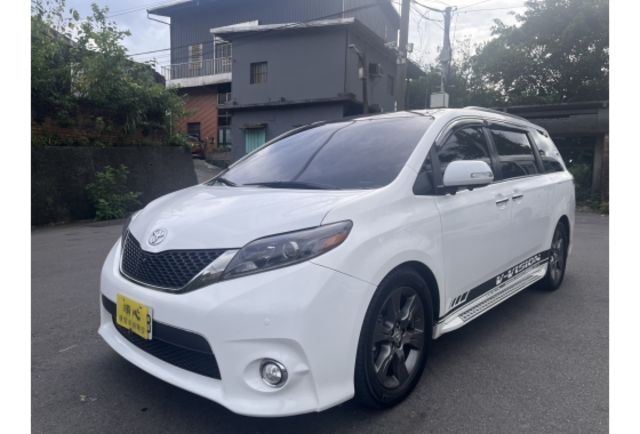 2015年 TOYOTA SIENNA 白色 運動版 配備全滿 有加裝360度環景  第1張相片